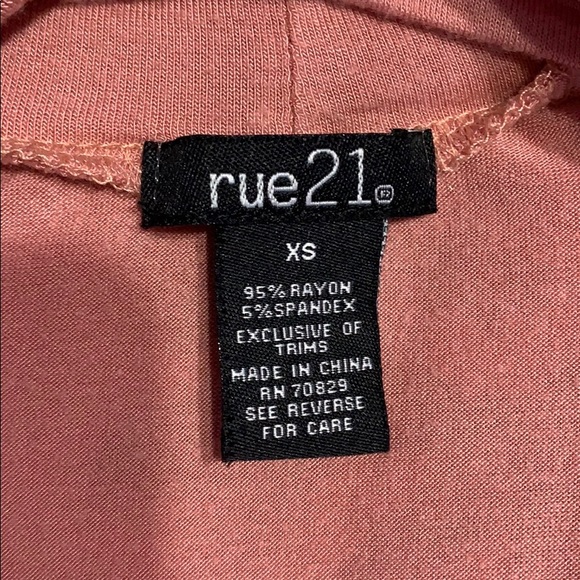 Pink Sleeveless Turtle Neck - Picture 3 of 3